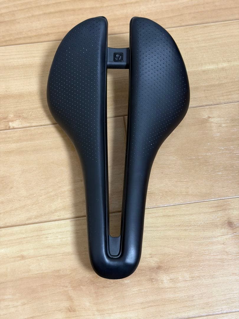 ボントレガー AEOLUS PRO 145mm カーボンサドル サドルマウント付