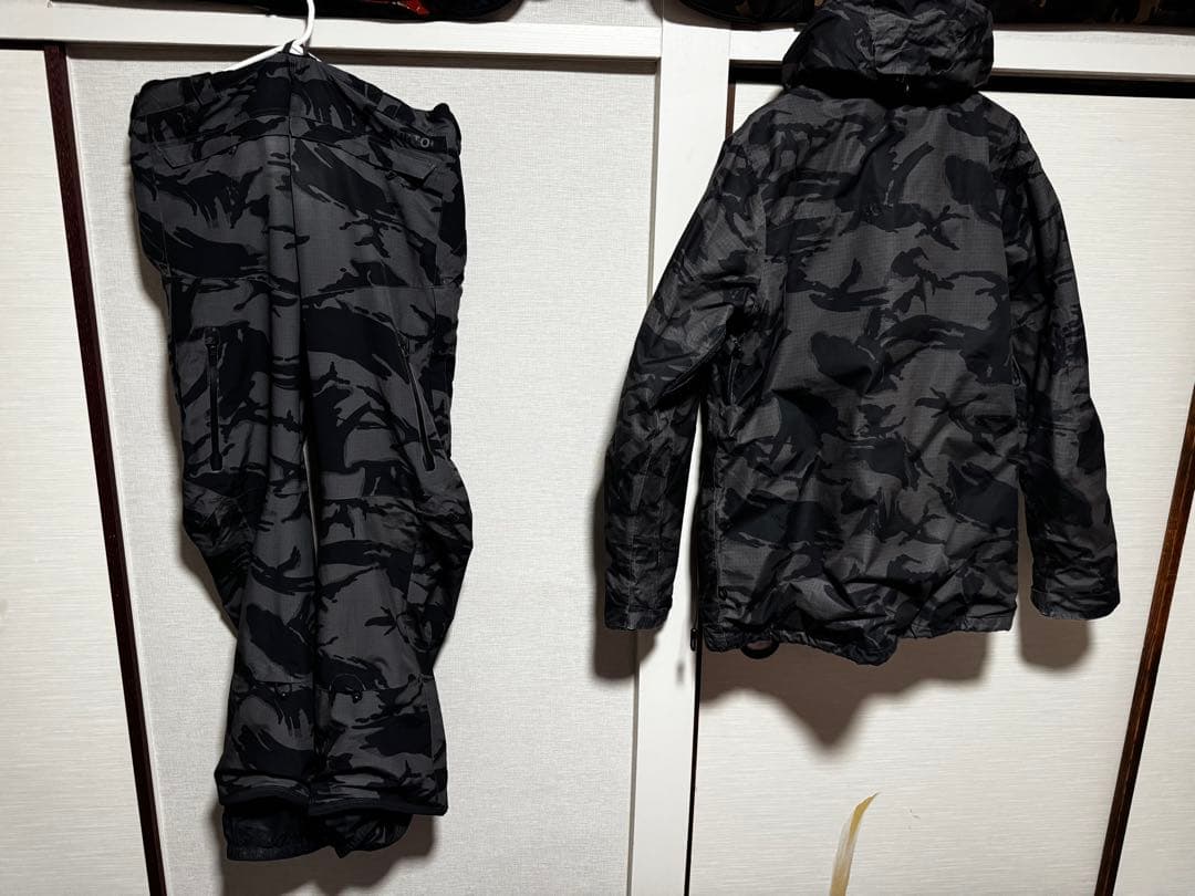 BURTON カモフラージュ柄 スノーボードウェア Lサイズ