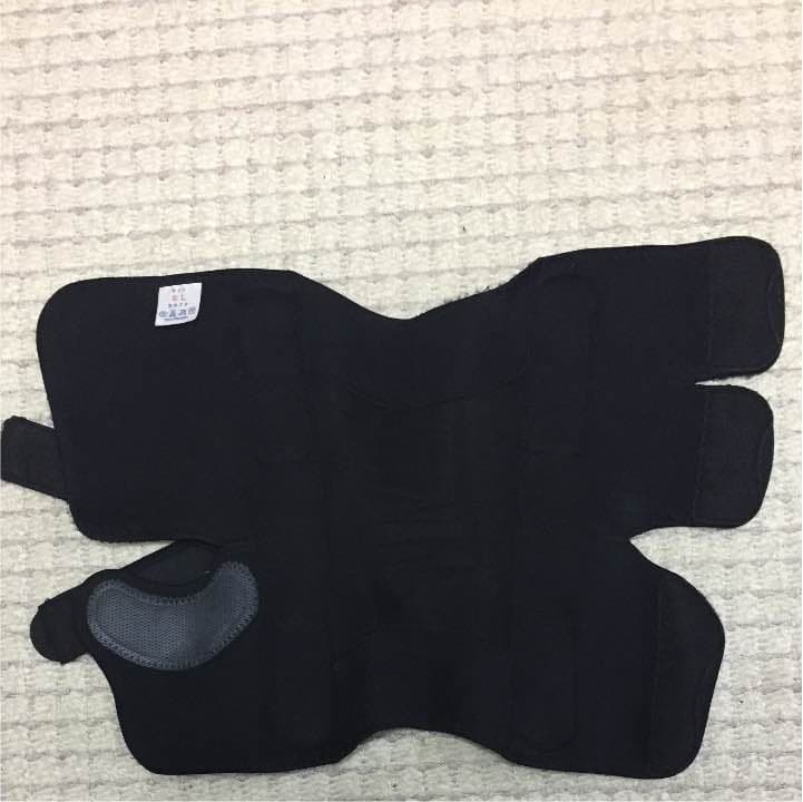 膝 サポーター
