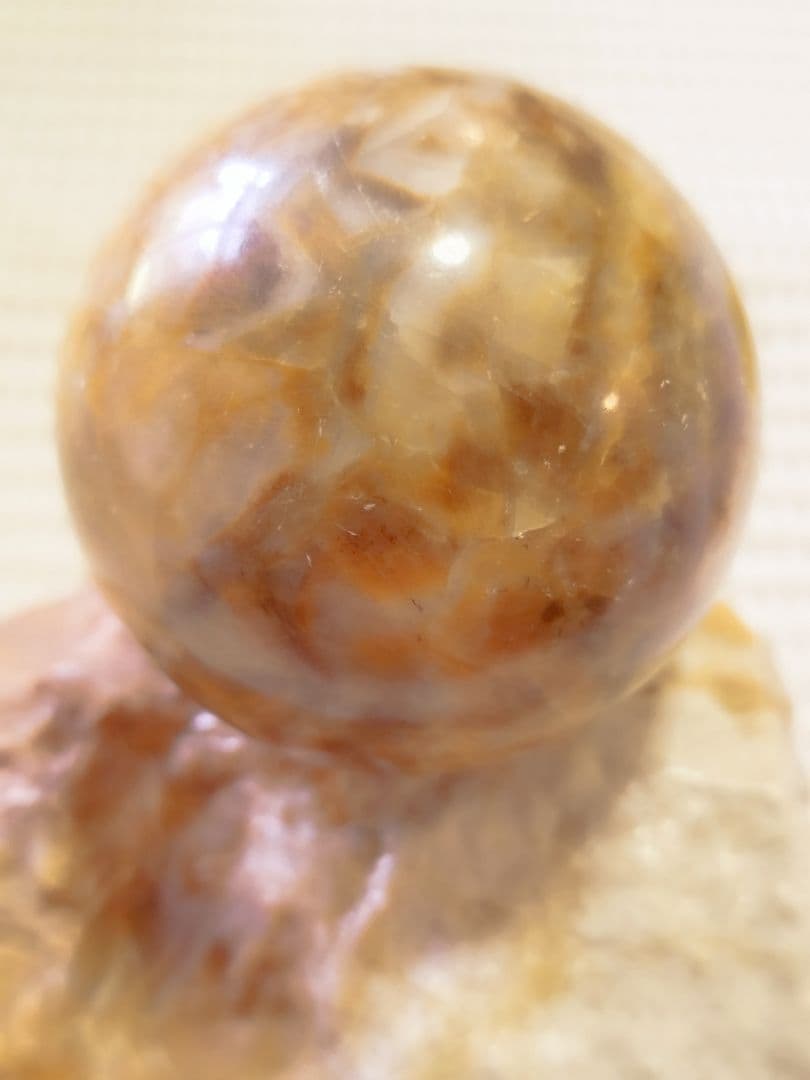 山口県 秋芳洞の鍾乳洞から購入した天然大理石の置物です。
