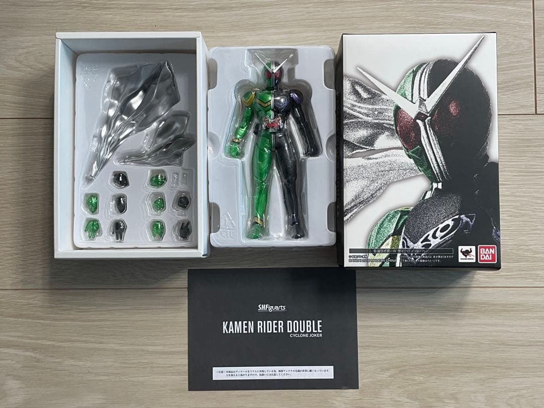 S.H.Figuarts （真骨彫製法） 仮面ライダーW サイクロンジョーカー