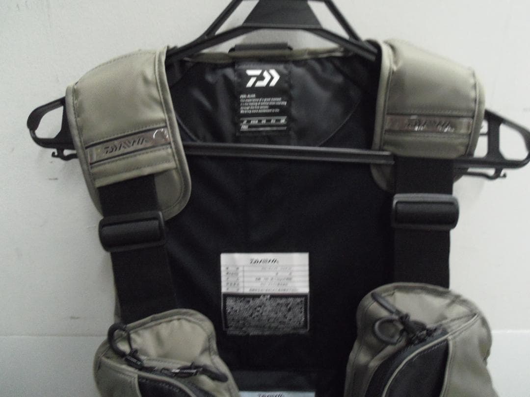 【中古品】ダイワ フローティングジャケット フリーサイズ　グローブライト製