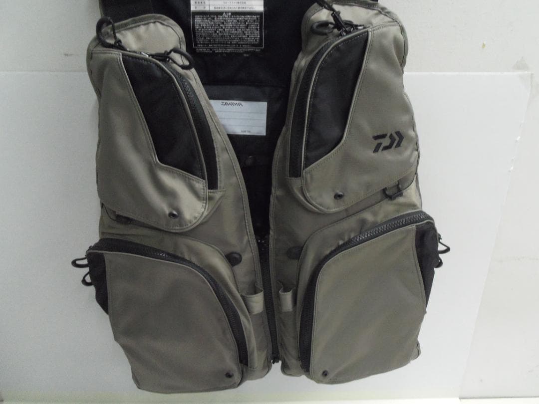 【中古品】ダイワ フローティングジャケット フリーサイズ　グローブライト製