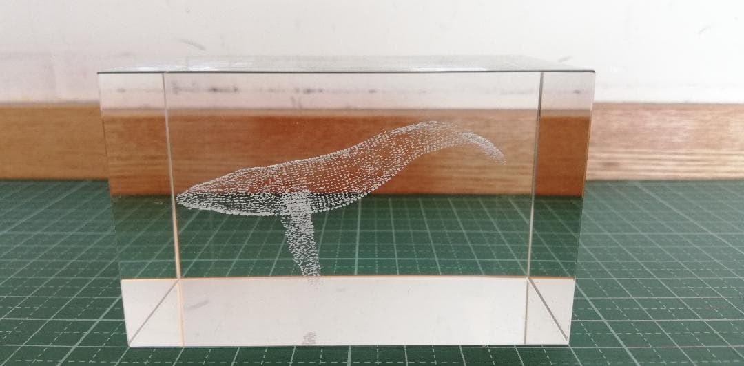 クジラ ペーパーウエイト