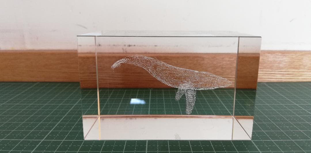 クジラ ペーパーウエイト
