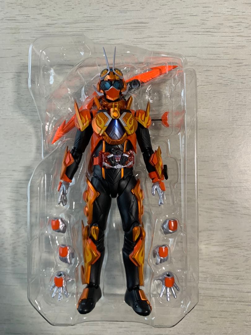 SHFiguarts 仮面ライダー ファイヤーガッチャード デイブレイク