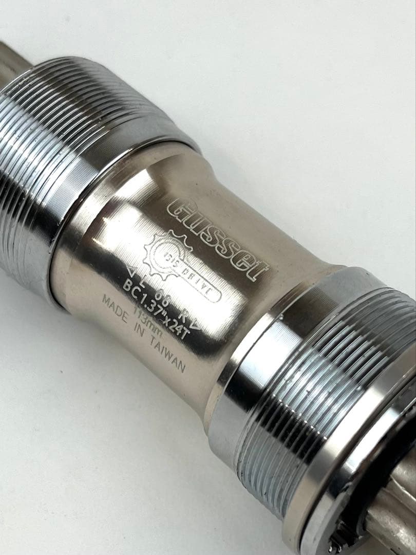 GUSSET ISIS BB ボトムブラケット 68mm x 113mm 新品