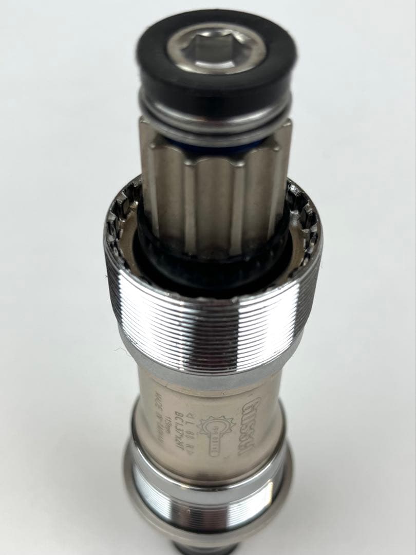 GUSSET ISIS BB ボトムブラケット 68mm x 113mm 新品