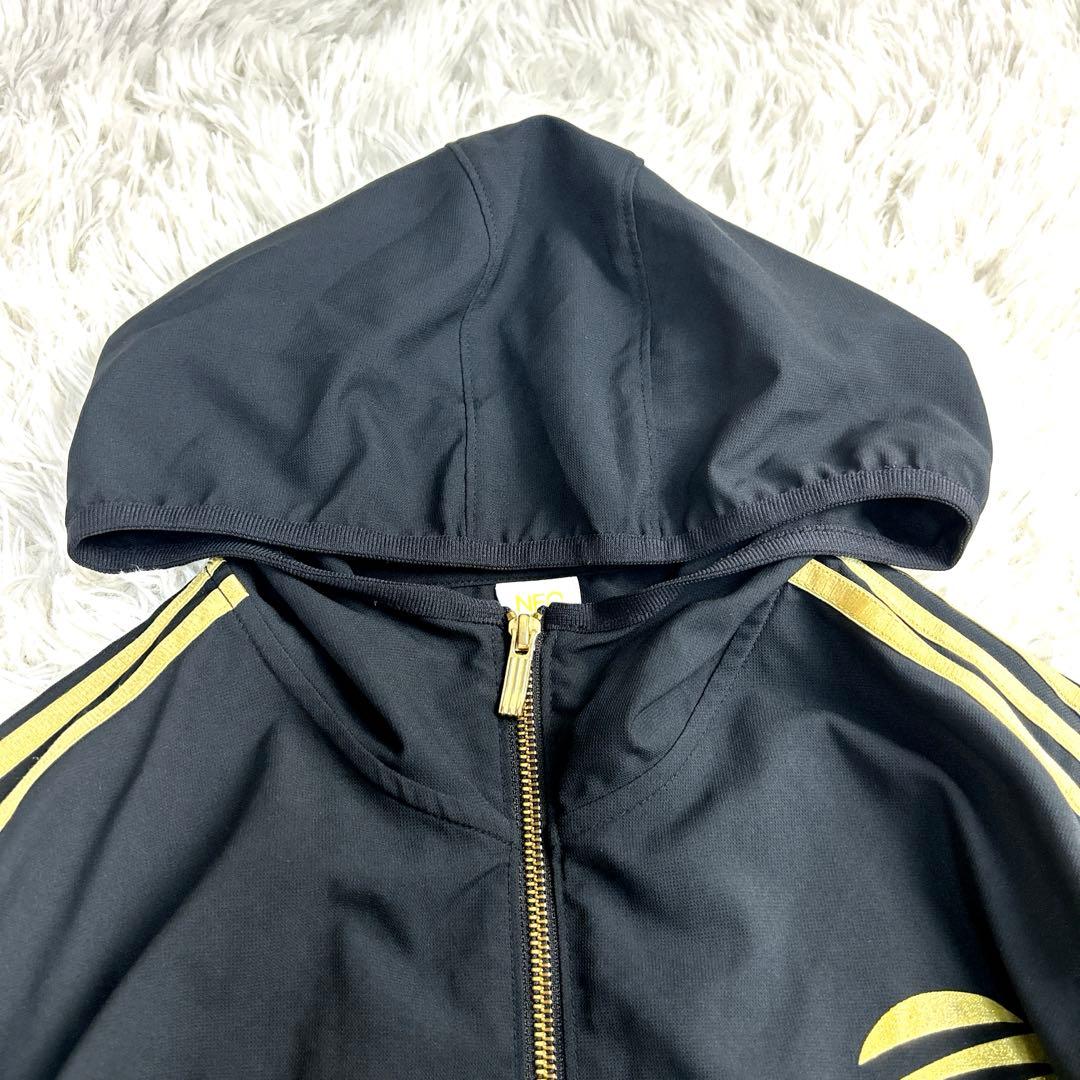 【美品・大きめ】アディダス　黒×金　セットアップ　ジャージ　上XL 下L