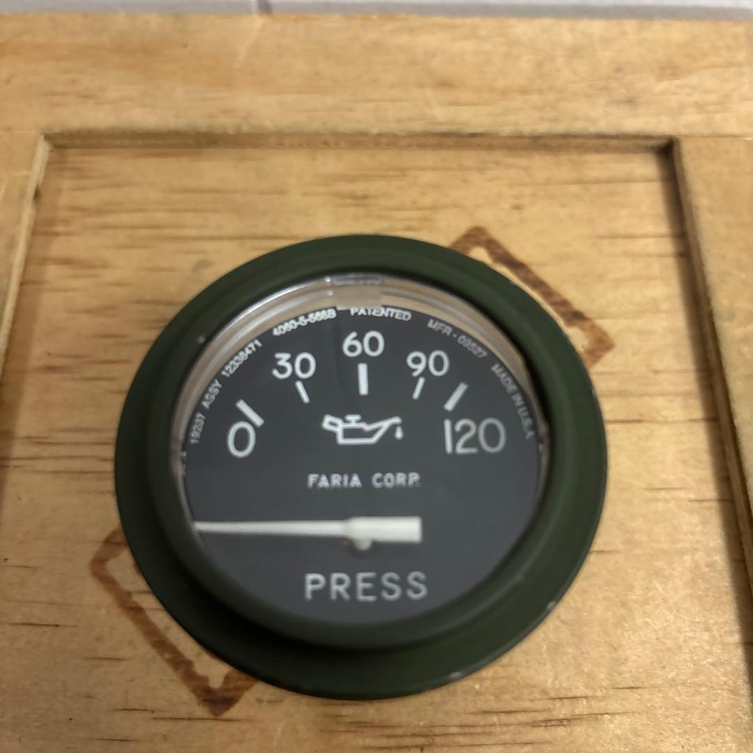 米軍　実物　HMMWV OIL PRESSURE GAUGE 送料無料