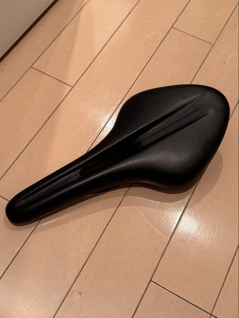 フィジーク　アリオネ　open r3 fizik arione