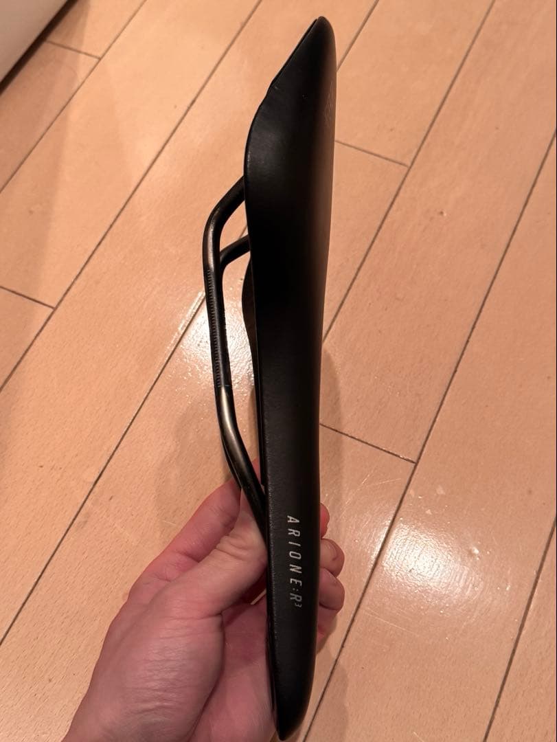 フィジーク　アリオネ　open r3 fizik arione