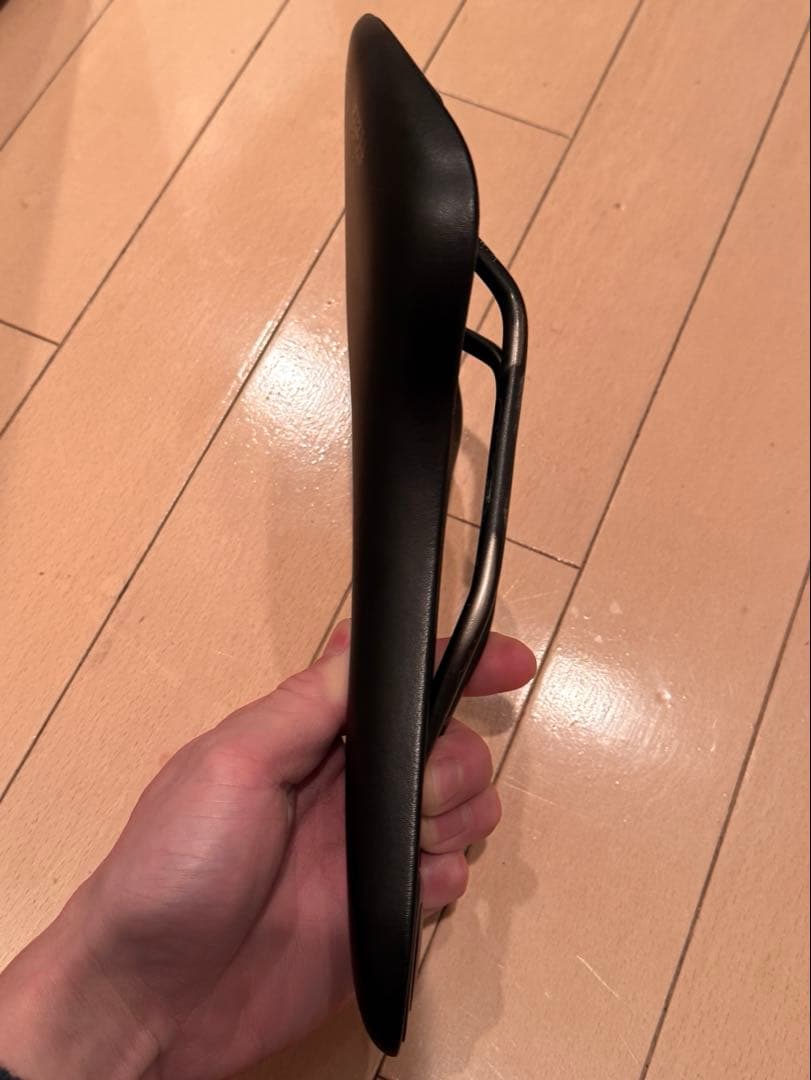 フィジーク　アリオネ　open r3 fizik arione