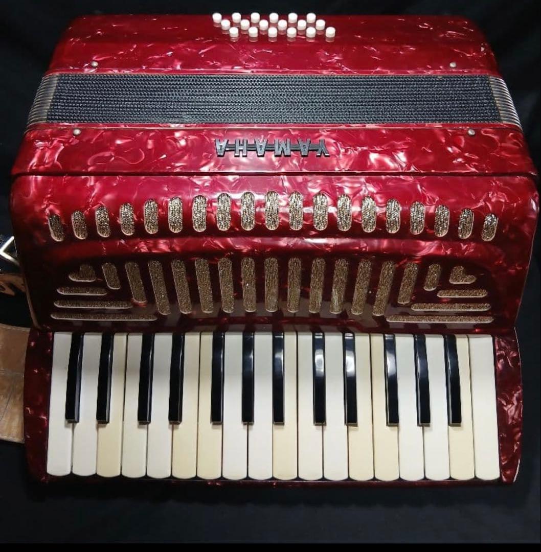 Yamaha アコーディオン 赤 32鍵盤