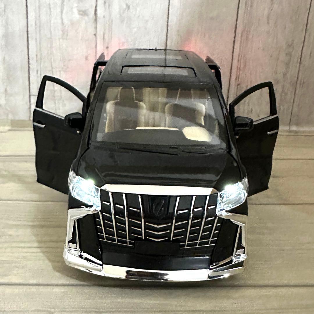 1/24トヨタ　アルファード ダイキャストカー　ブラック