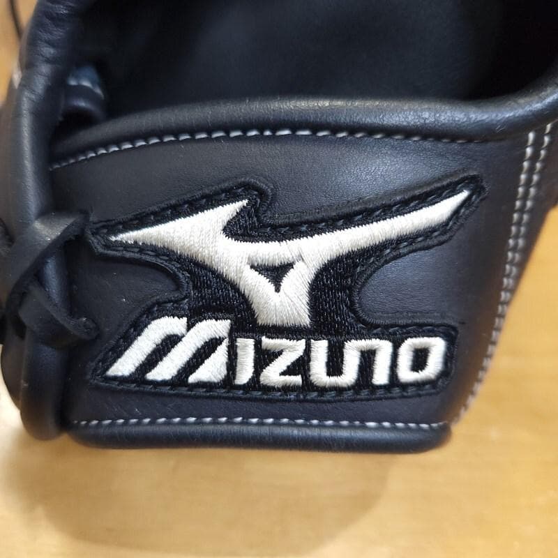 ミズノ イチローモデル プラチナラベル 限定品 良品 外野用 軟式グローブ