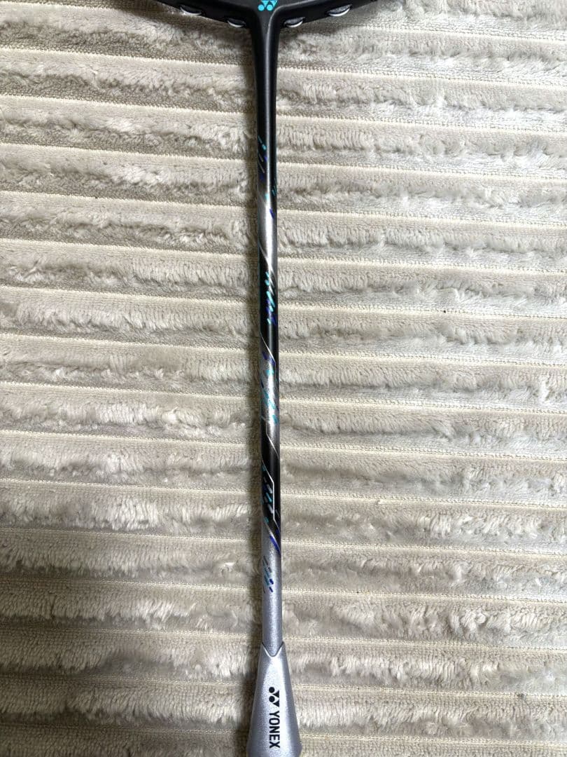 【美品】アストロクス88D PRO バドミントンラケット 3UG5
