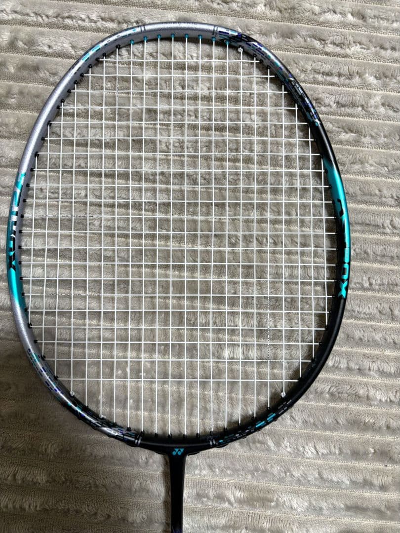 【美品】アストロクス88D PRO バドミントンラケット 3UG5
