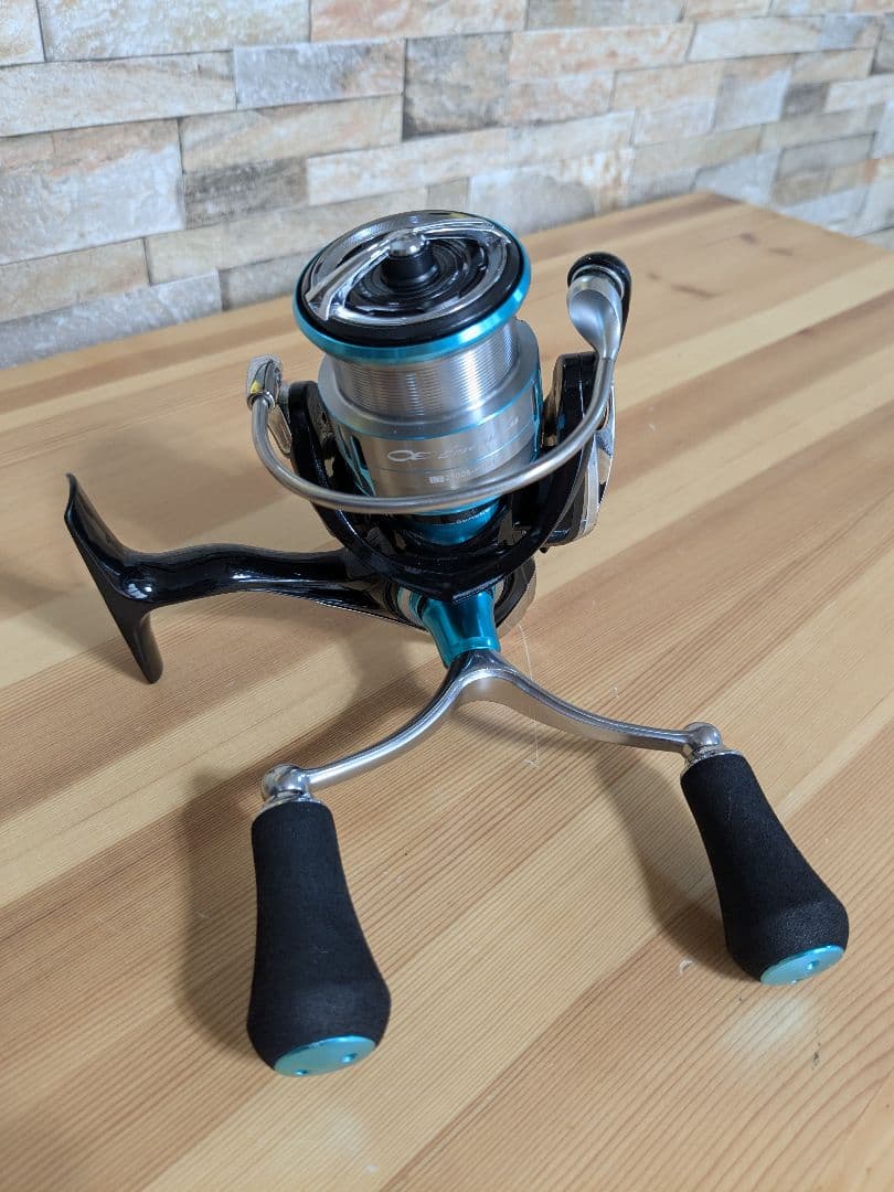 ダイワ エメラルダス LT2500S-H-DH 中古