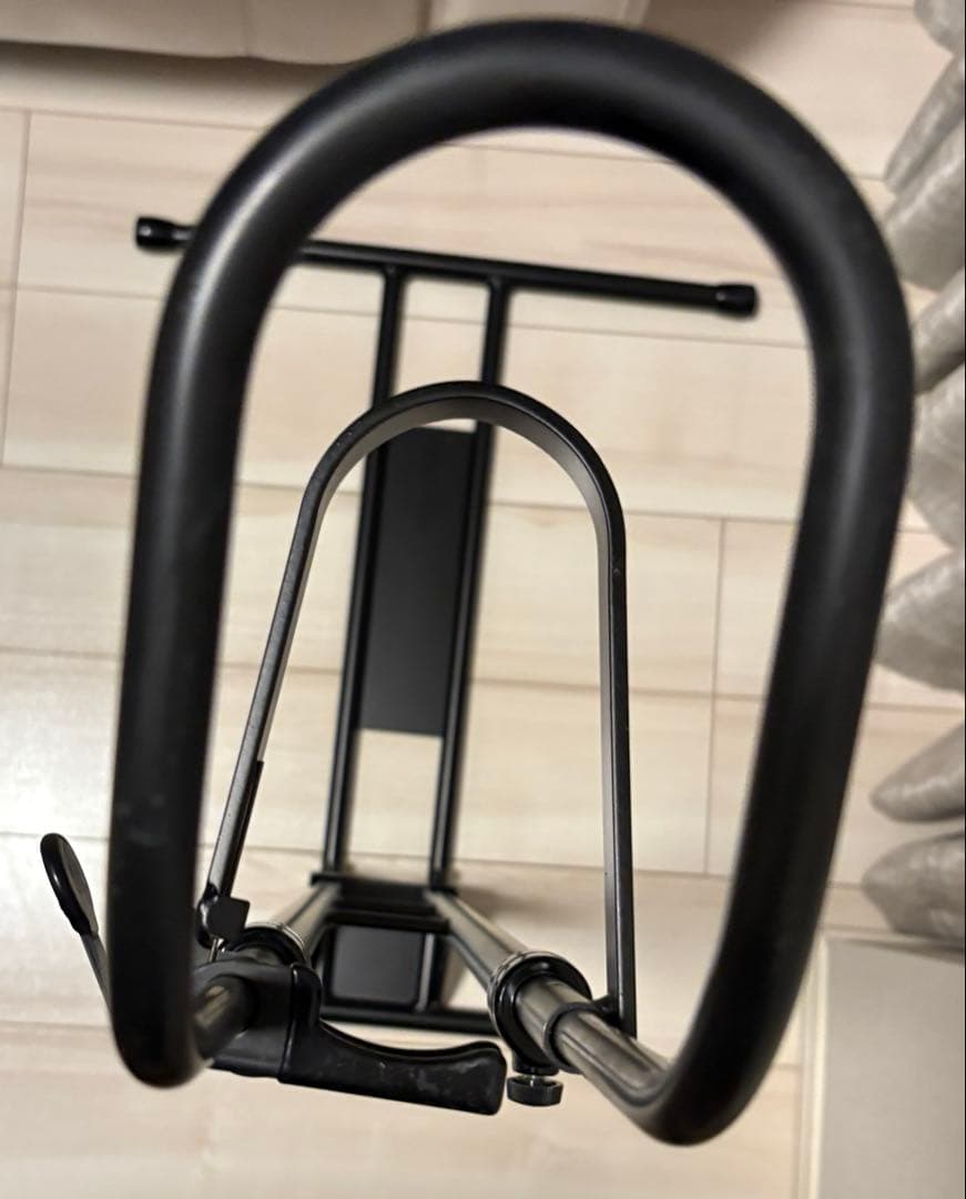 丸八工機 iWA A01V ロードバイク室内用縦置きスタンド ブラック