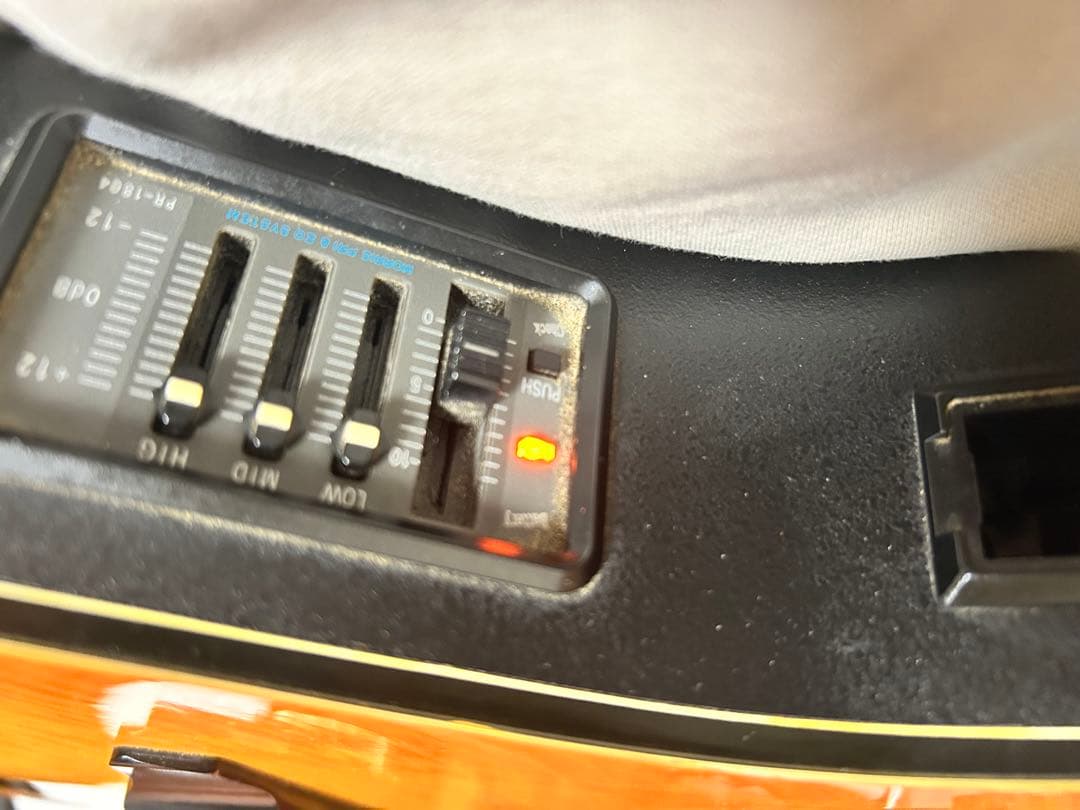 Morris Tornado TR701 エレアコ
