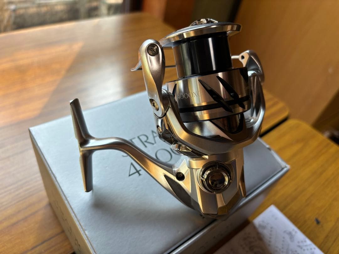 【美品】シマノ スピニングリール 23 ストラディック 4000XG