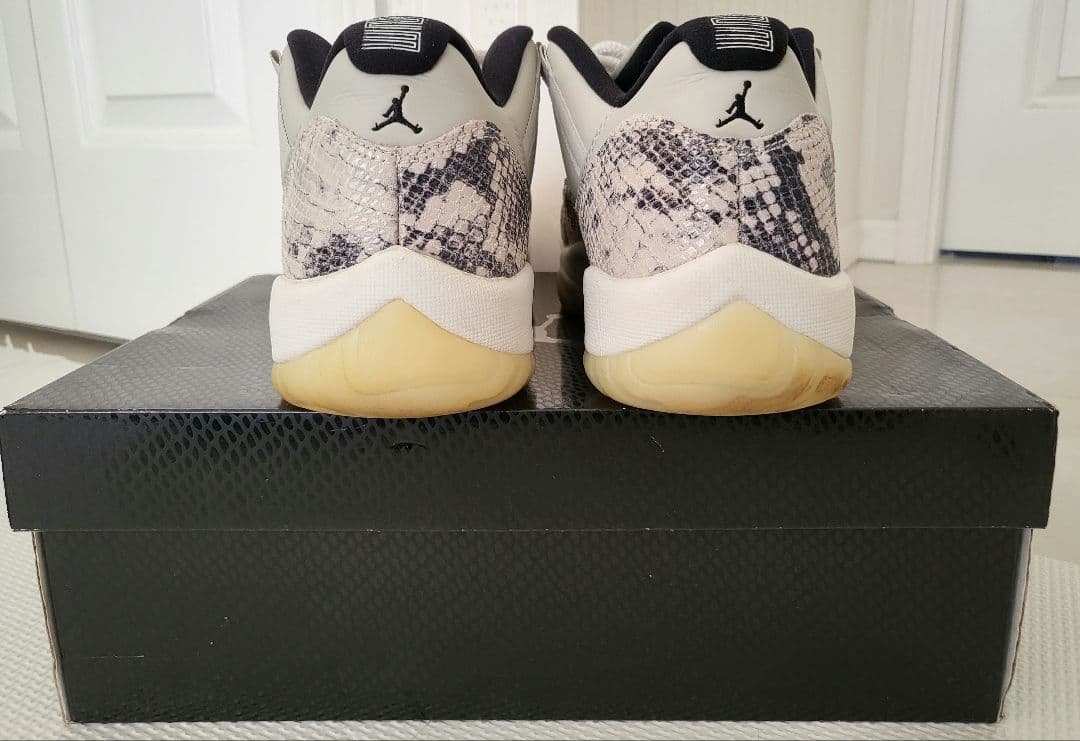 Air Jordan 11 Low スネークスキン