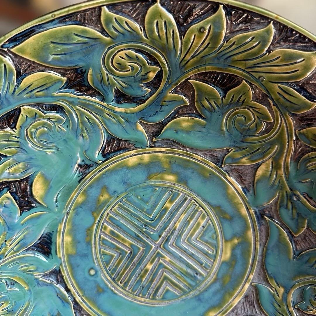 壺屋焼.小橋川永弘.緑釉.唐草.掻き落とし.大皿.希少品.未使用品.銘あり