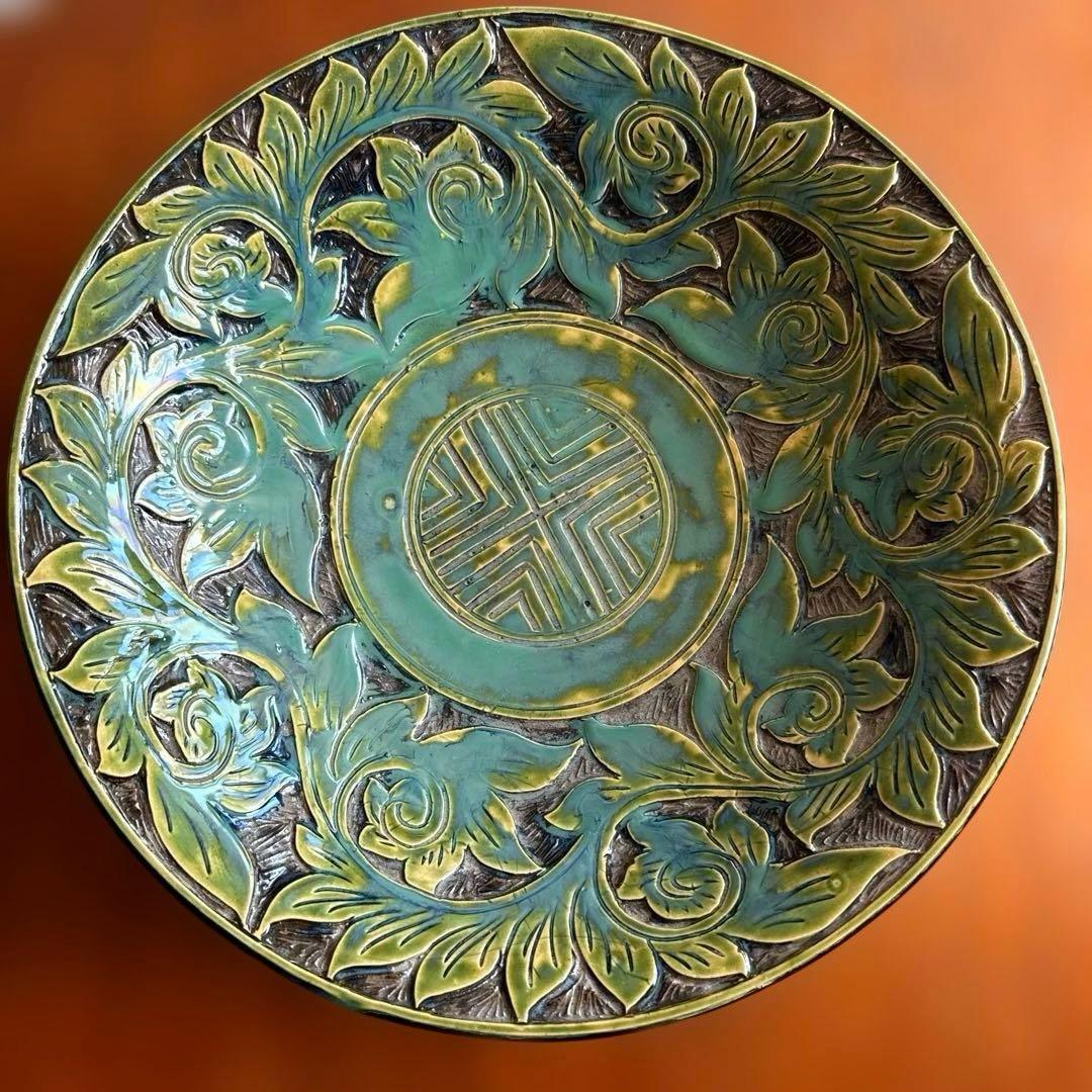 壺屋焼.小橋川永弘.緑釉.唐草.掻き落とし.大皿.希少品.未使用品.銘あり