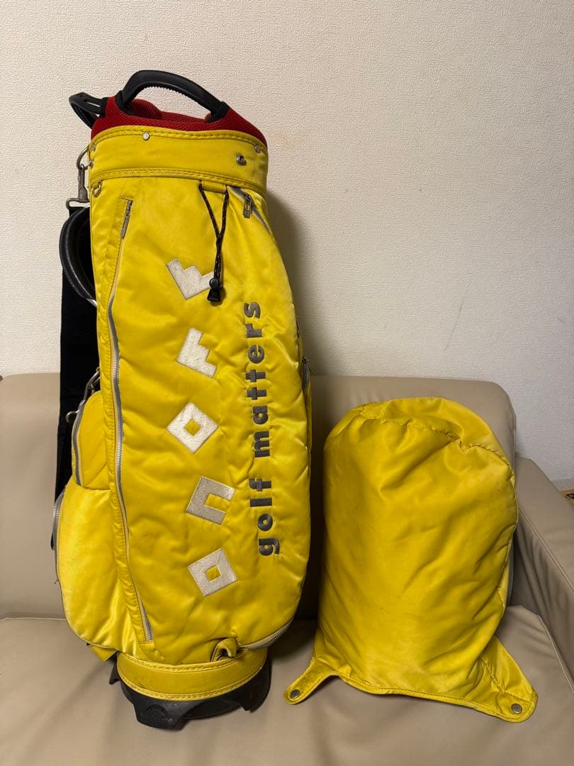 【送料込み】廃盤希少品　大人気　ONOFF オノフ　キャディバッグ 一点物