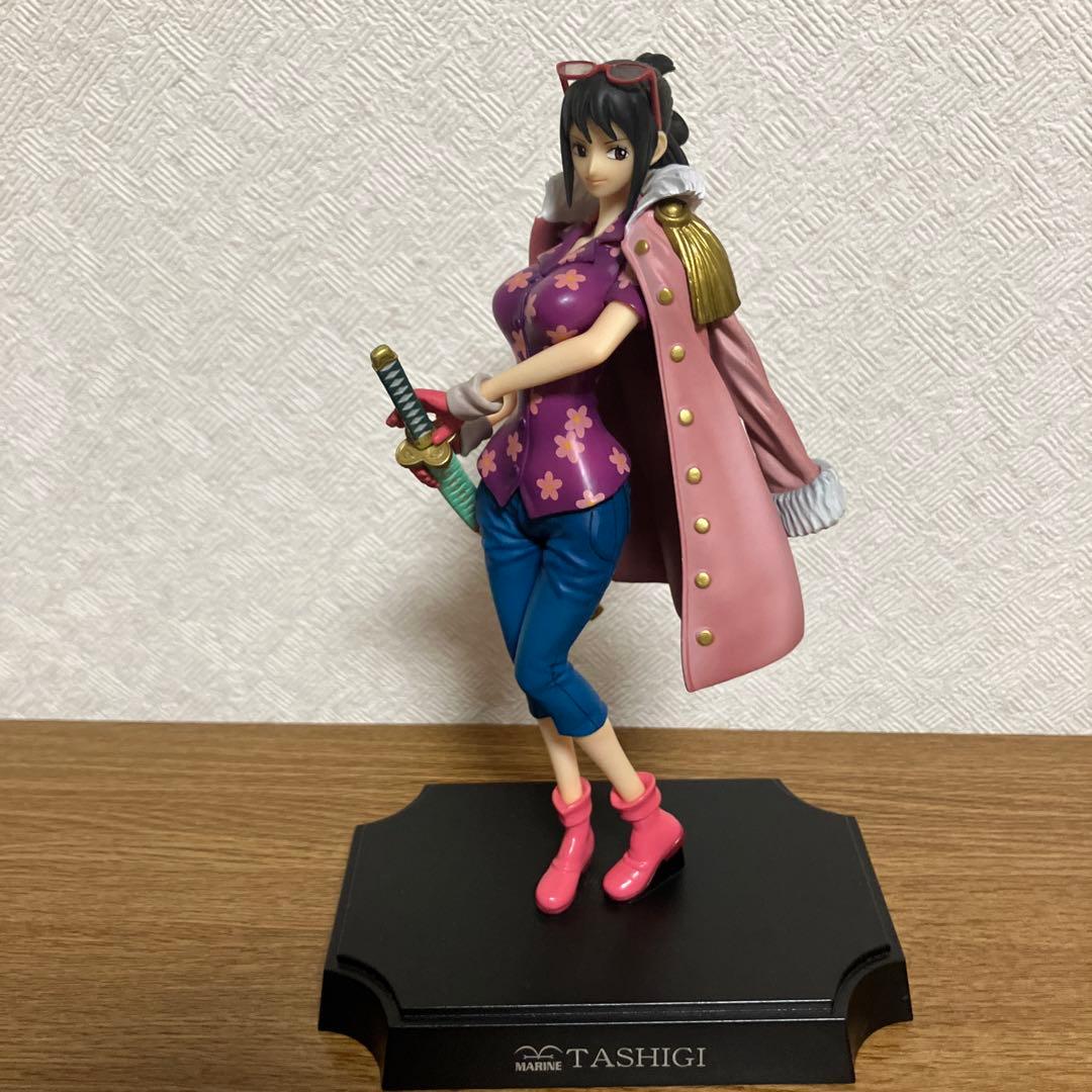 ワンピース　一番くじ　スモーカー　たしぎ　サカズキ　ルフィ　4体セット