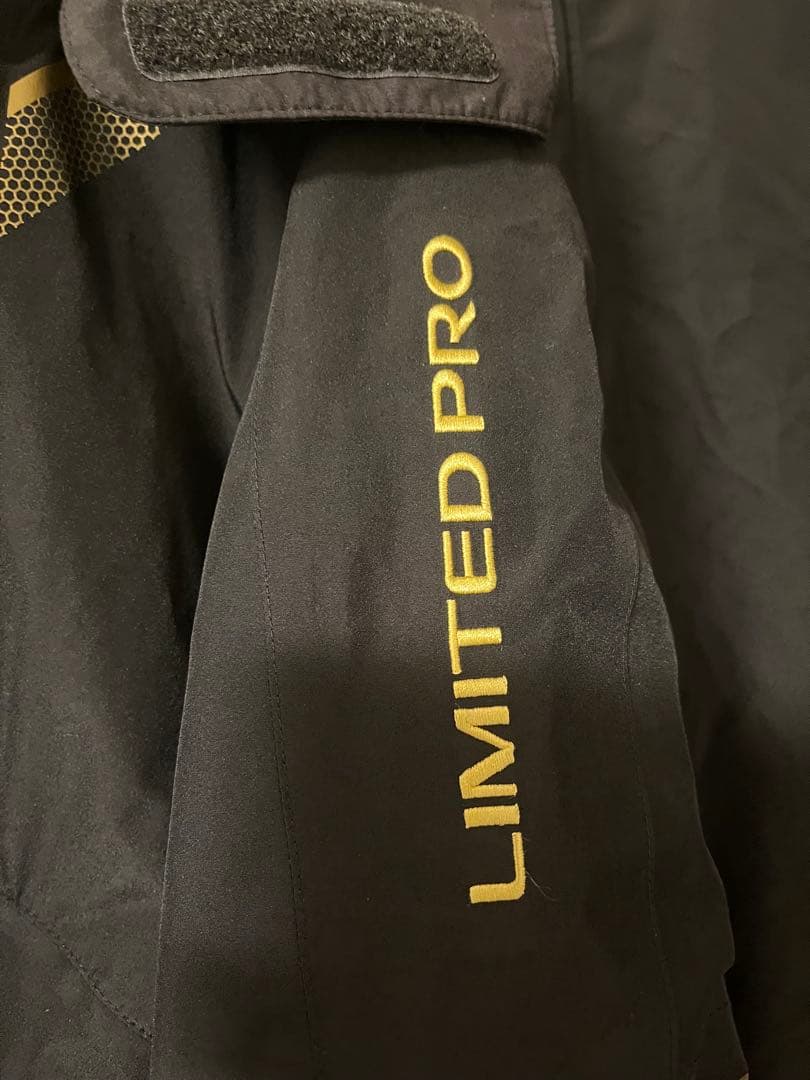 LIMITED PRO フィッシングスーツSHIMANO