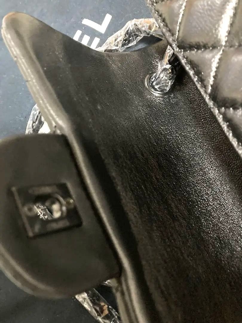 CHANEL ノベルティ　マトラッセ　ダブルフラップ　チェーンショルダーバッグ