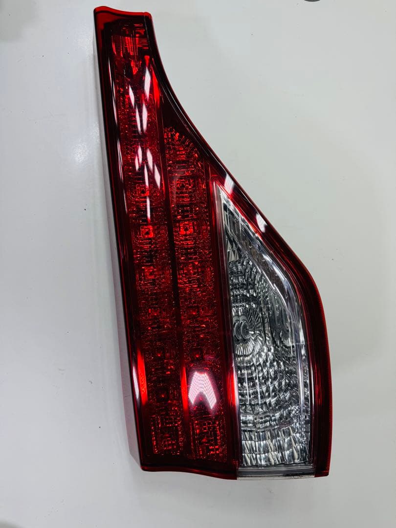 トヨタ 純正ACR50W ACR55W 50 エスティマ中期LED テールライト