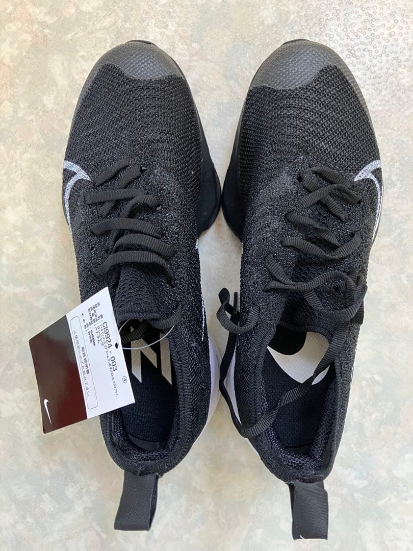 【タグ付き新品】ナイキ レディース　ランニングシューズ　23.0