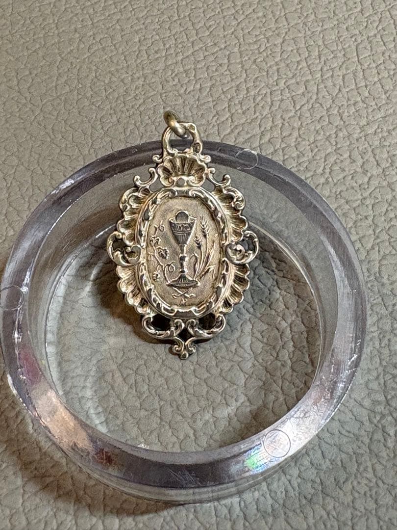 【アンティーク聖品】聖杯モチーフのペンダントトップ　1915年刻印