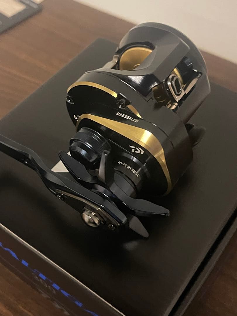 ダイワ　25ソルティガ300 右巻き　未使用品