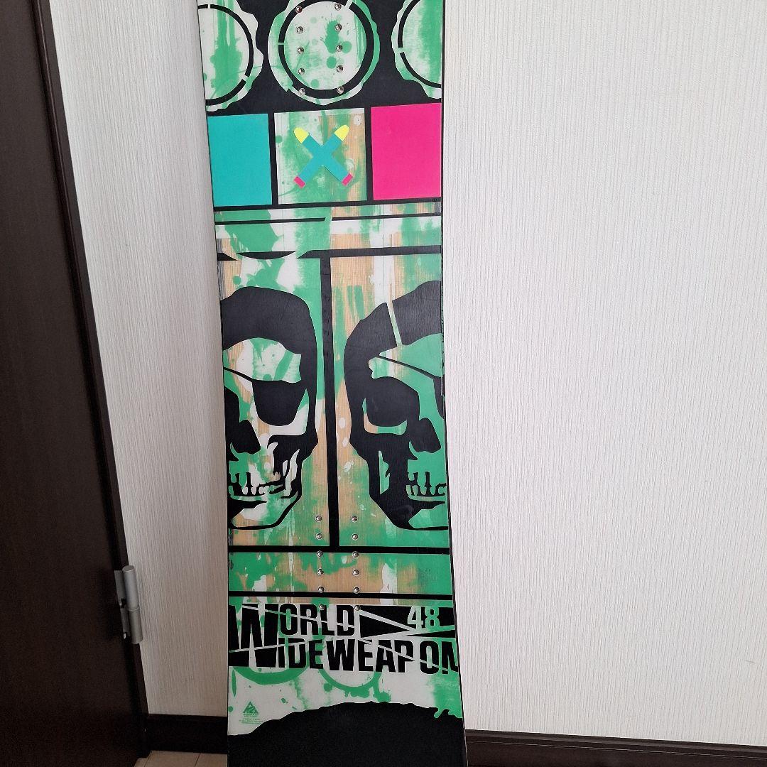 スノーボード板WORLD WIDE WEAPON 148センチ　キャンバーツイン