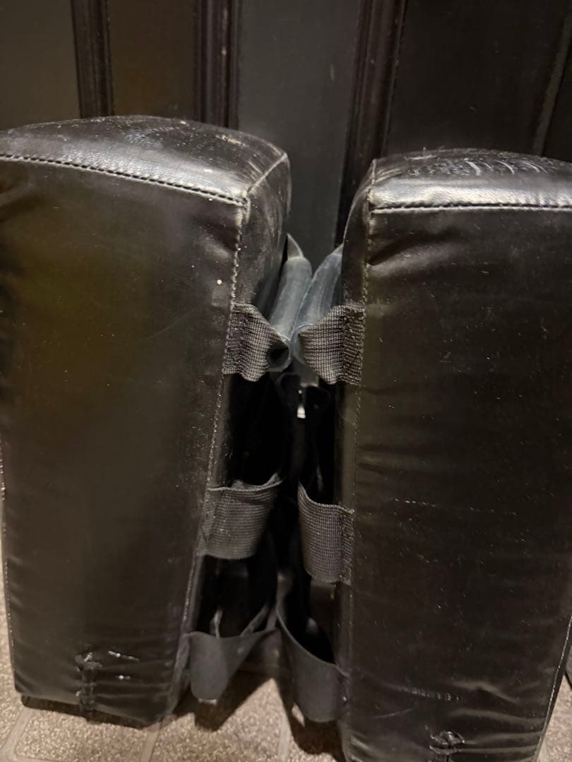 WINDY キックミット 黒 ストラップ付き　値段交渉承りますのでメッセージまで
