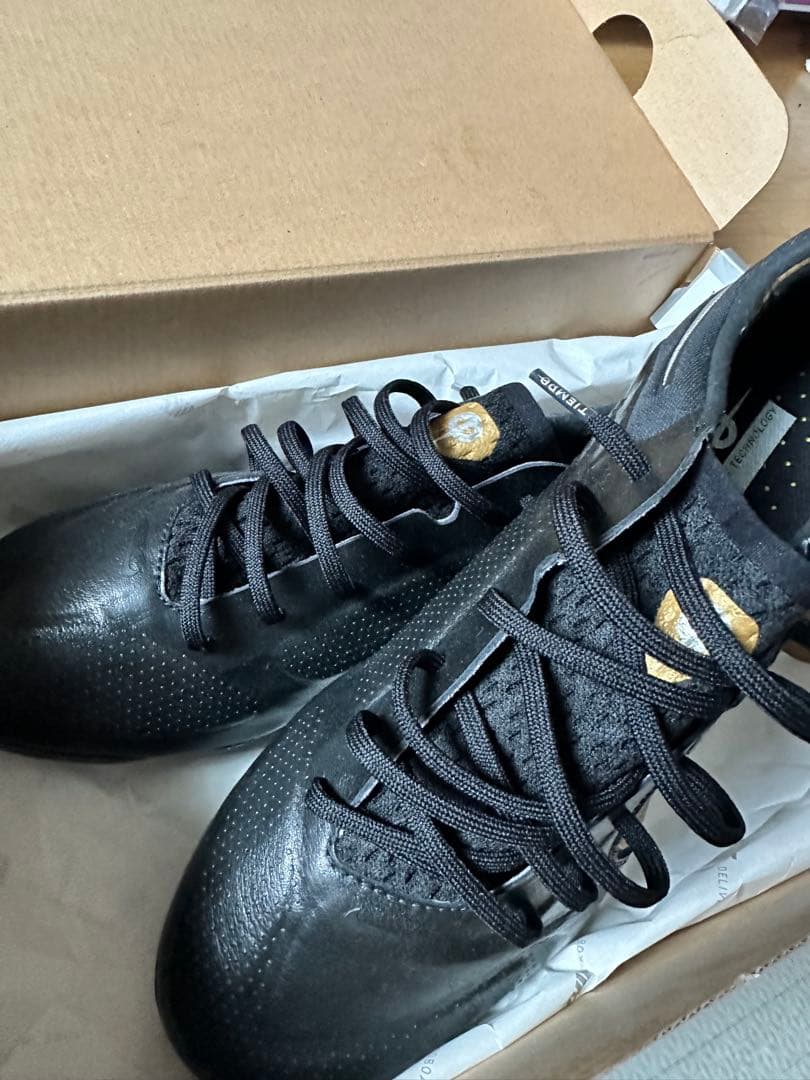 Nike Tiempos サッカーシューズ ブラック/ゴールド