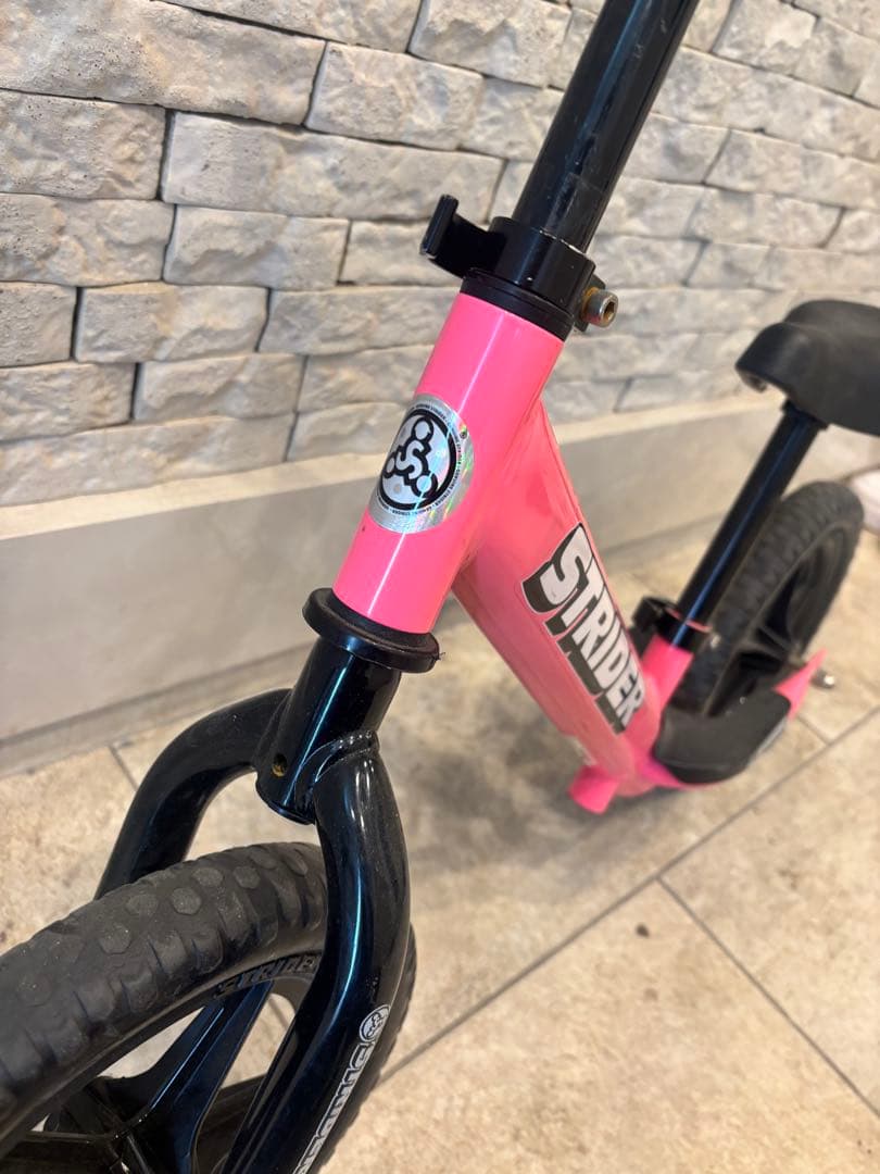 STRIDER ストライダー 12 スポーツ バランスバイク 屋内保管 ピンク