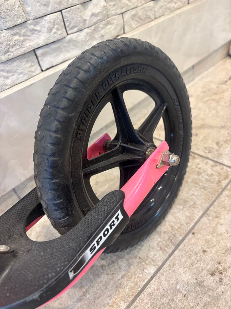 STRIDER ストライダー 12 スポーツ バランスバイク 屋内保管 ピンク