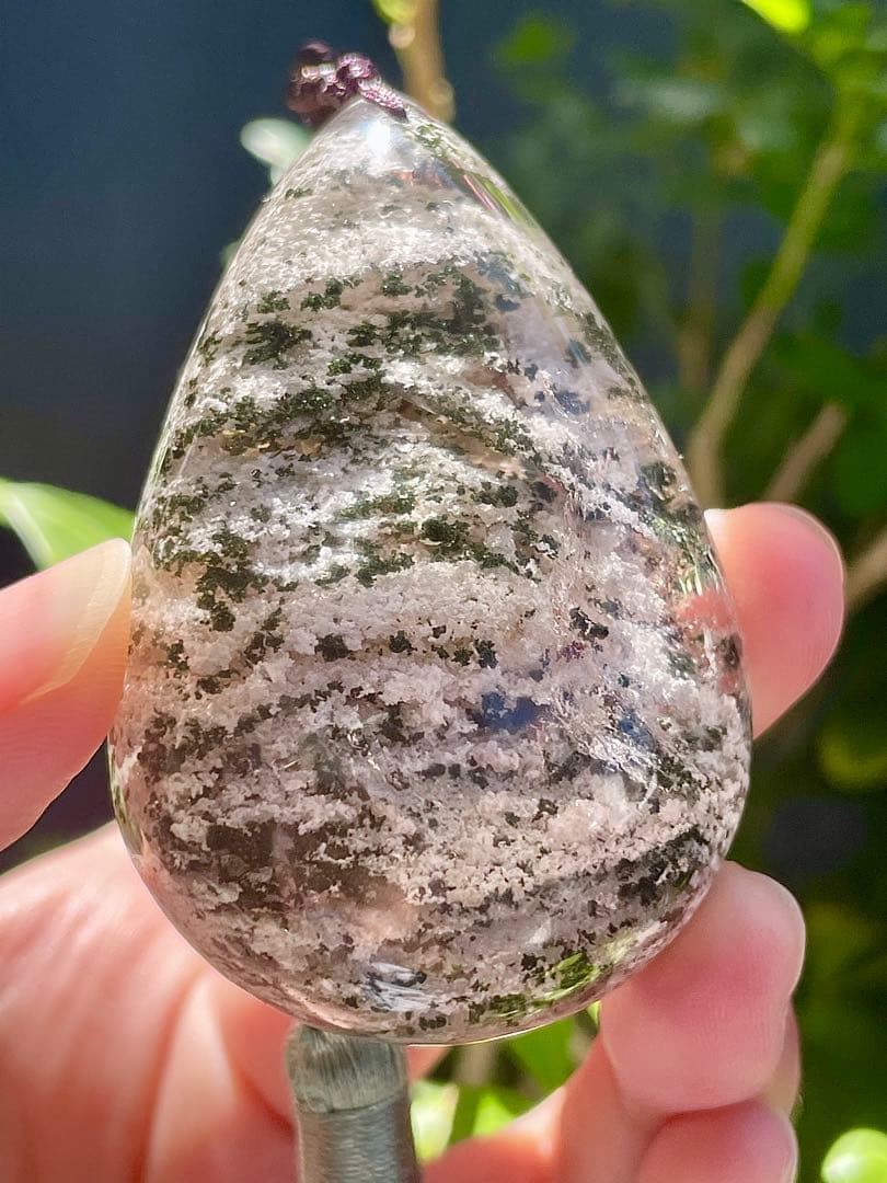 超ビッグ　ガーデンクォーツ  雫型　苔水晶 庭園水晶 パワースートン　原石風水