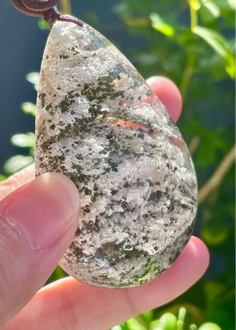 超ビッグ　ガーデンクォーツ  雫型　苔水晶 庭園水晶 パワースートン　原石風水