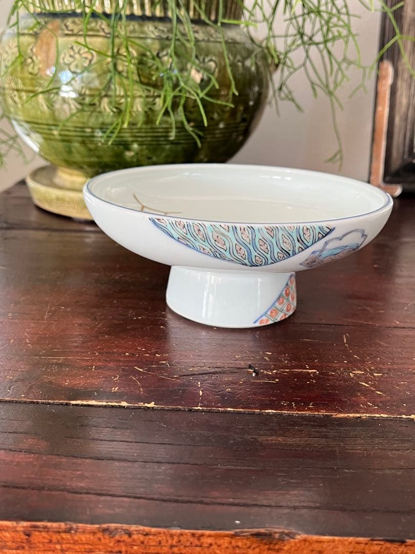 江戸後期　古伊万里　珍品　高台皿　足付き皿　寝間の図　布団　煙管　煙草盆　行燈