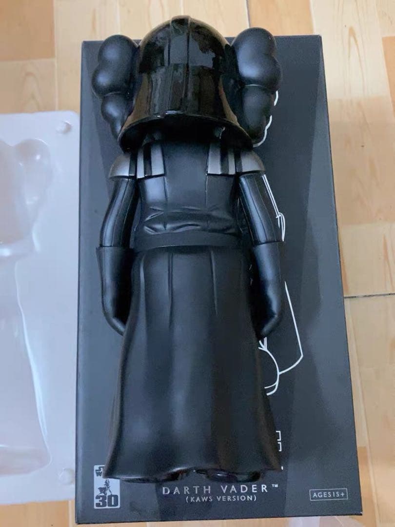 KAWS ×STAR WARS×MEDICOM TOY Darth Vader