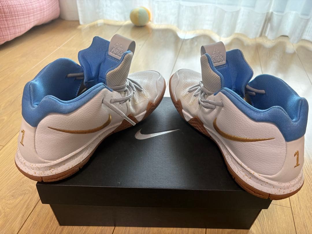 Nike Kyrie 4 NIKE BY YOUバスケットボールシューズ