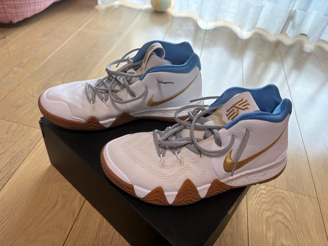 Nike Kyrie 4 NIKE BY YOUバスケットボールシューズ