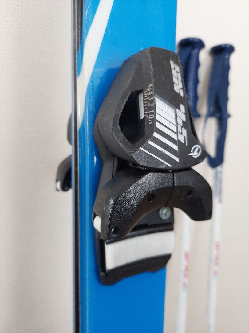スノーカービング　ジュニアスキー120cmポール付き