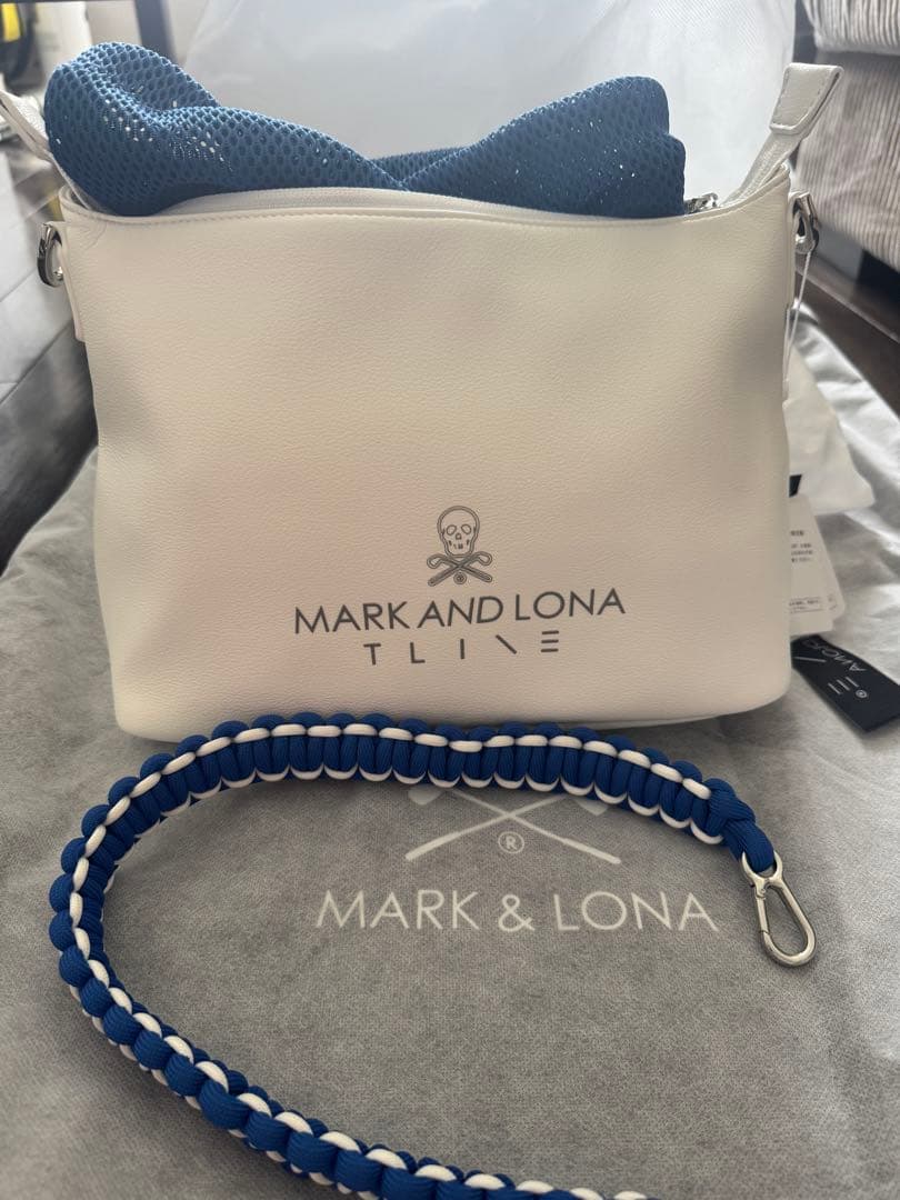 MARK&LONAショルダーバッグ (ホワイト)